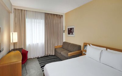Novotel London West