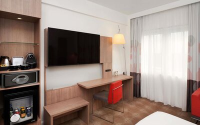 Novotel London West