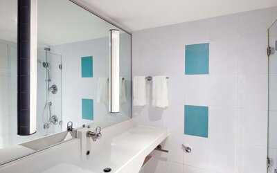 Novotel London West