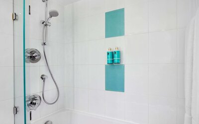 Novotel London West