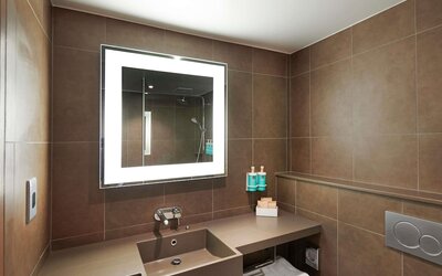 Novotel London West
