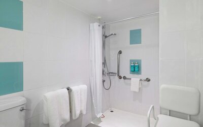 Novotel London West