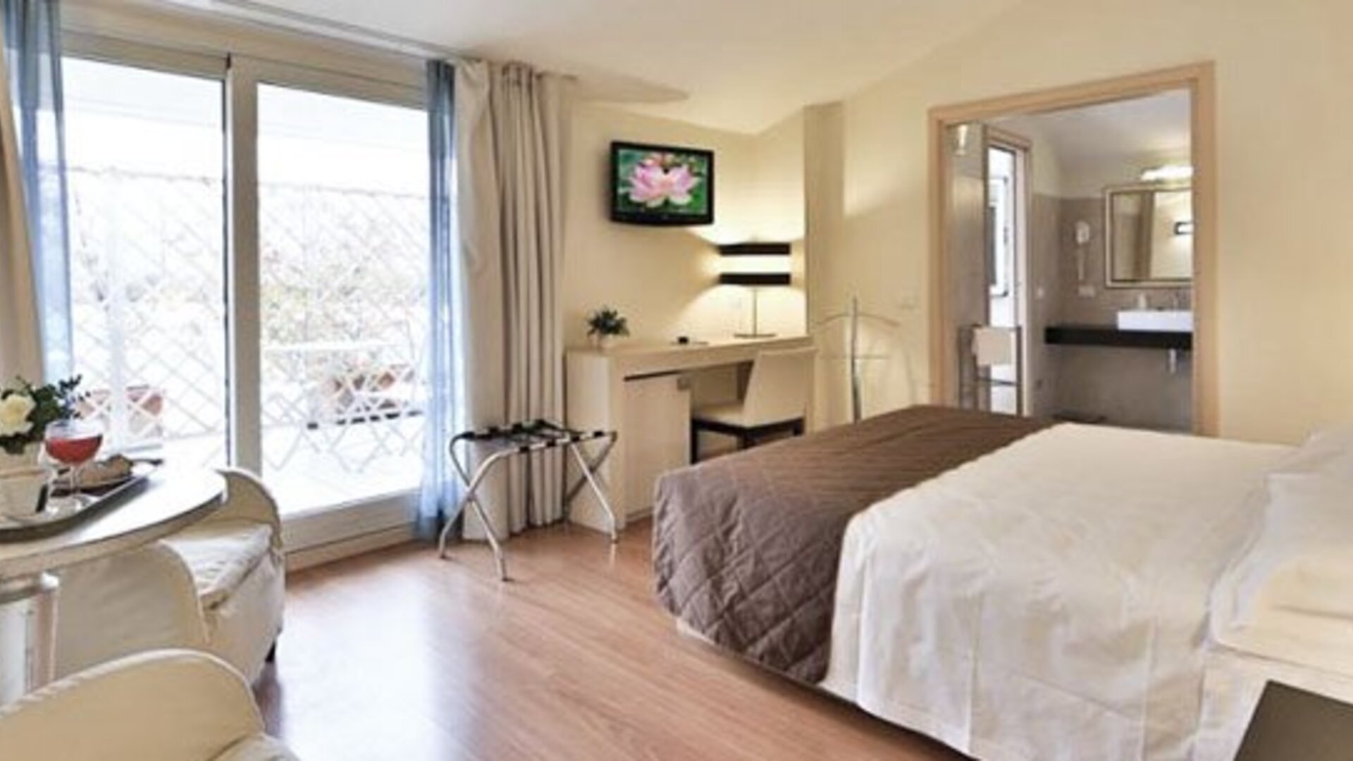 Hotel Regal & Apartments