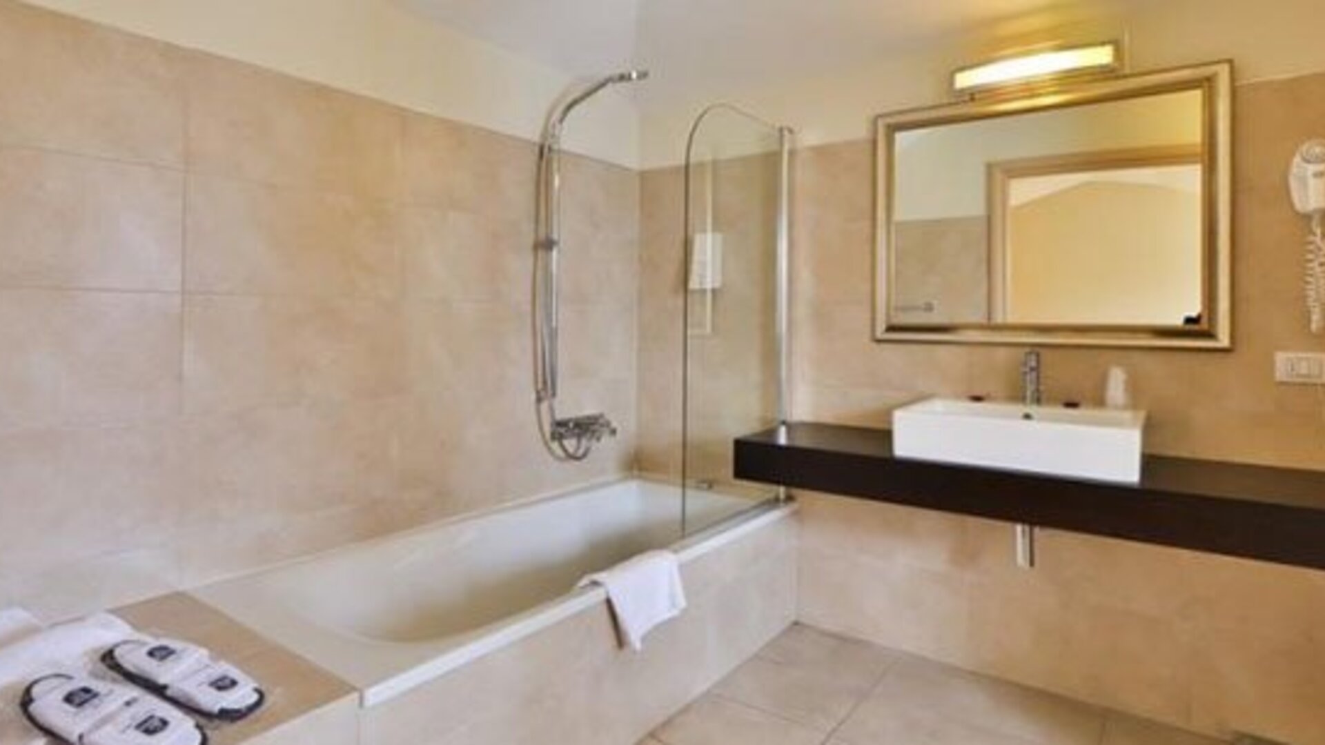 Hotel Regal & Apartments