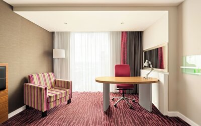 Holiday Inn Manchester-Media City UK by IHG