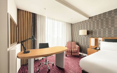 Holiday Inn Manchester-Media City UK by IHG