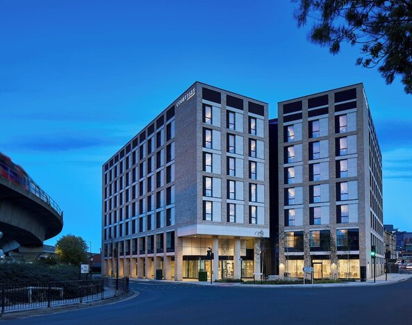 Courtyard by Marriott London City Airport