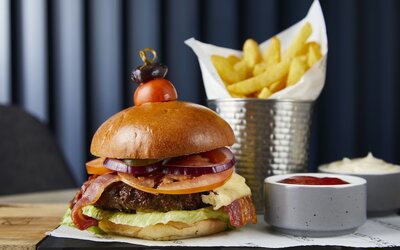 Courtyard by Marriott London City Airport