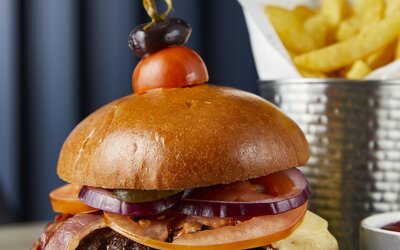 Courtyard by Marriott London City Airport