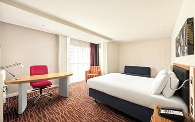 Holiday Inn Manchester-Media City UK by IHG