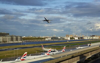 Courtyard by Marriott London City Airport