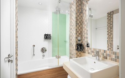 Holiday Inn Manchester-Media City UK by IHG