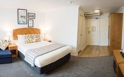 Holiday Inn Manchester West by IHG