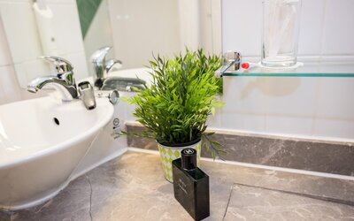 Holiday Inn Manchester West by IHG