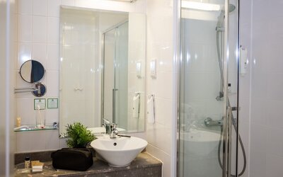 Holiday Inn Manchester West by IHG