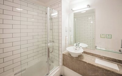 Holiday Inn Manchester West by IHG