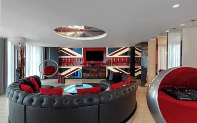 W London