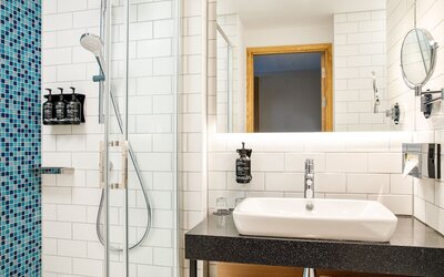 Holiday Inn Manchester Airport by IHG