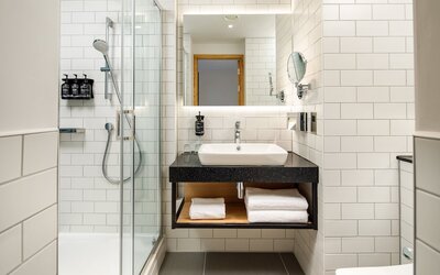 Holiday Inn Manchester Airport by IHG