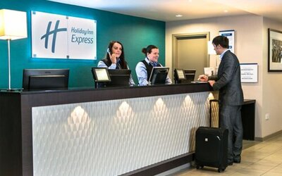 Holiday Inn Express Manchester Airport by IHG