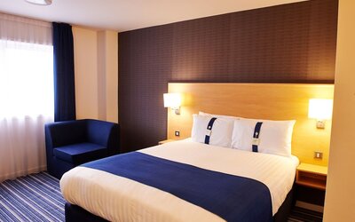 Holiday Inn Express Manchester Airport by IHG