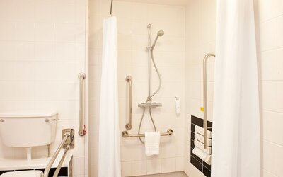 Holiday Inn Express Manchester Airport by IHG