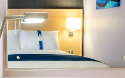 Holiday Inn Express Manchester Airport by IHG