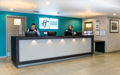 Holiday Inn Express Manchester Airport by IHG