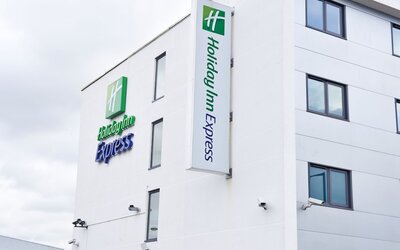 Holiday Inn Express Manchester Airport by IHG