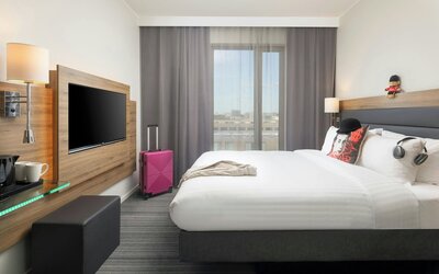 Moxy London Excel