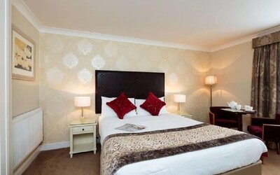 Red Hall Hotel