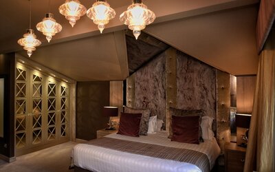 Red Hall Hotel