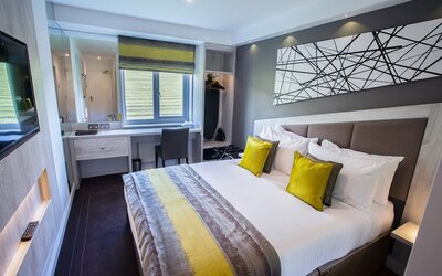 Red Hall Hotel