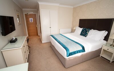 Red Hall Hotel