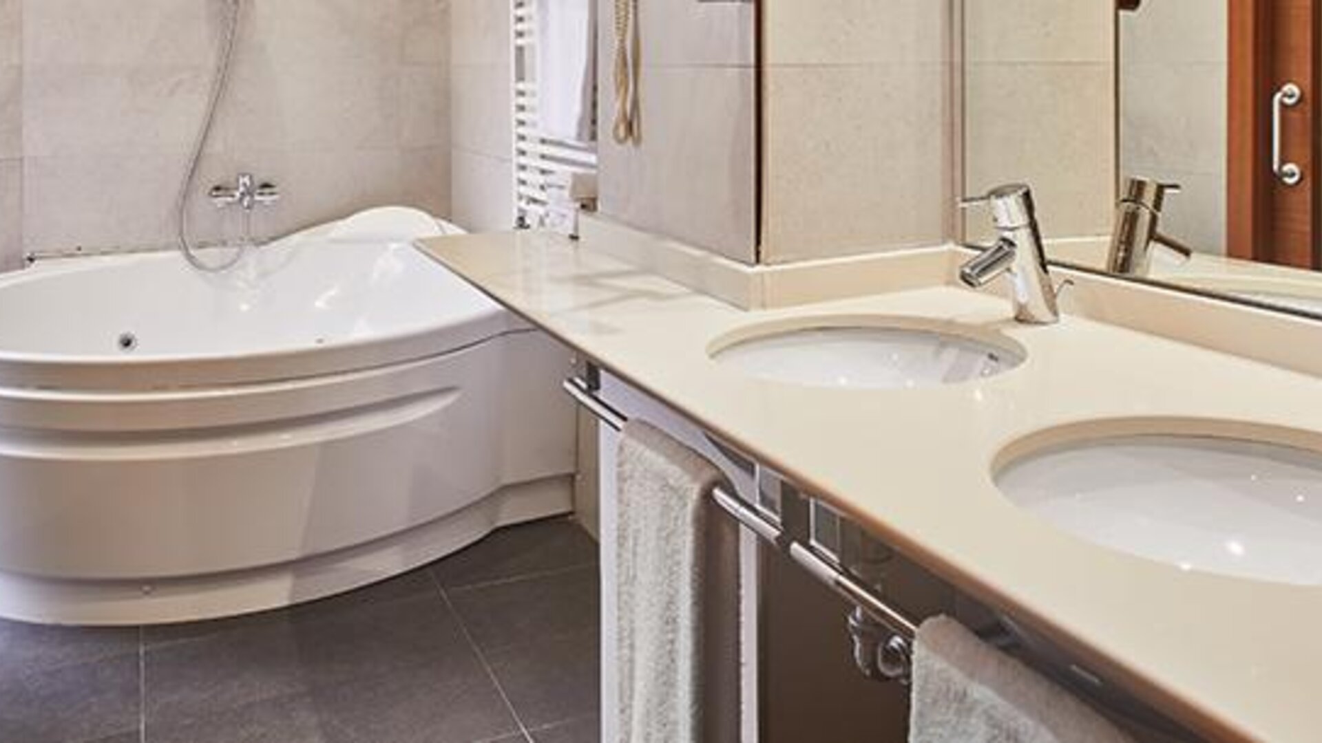 Hotel Silken Ciudad De Gijón