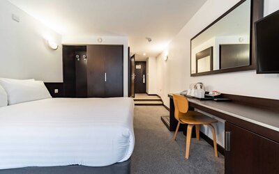 Central Park Hotel