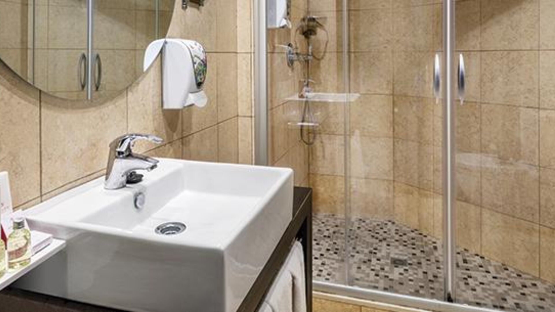 Hotel Sallés Aeroport Girona