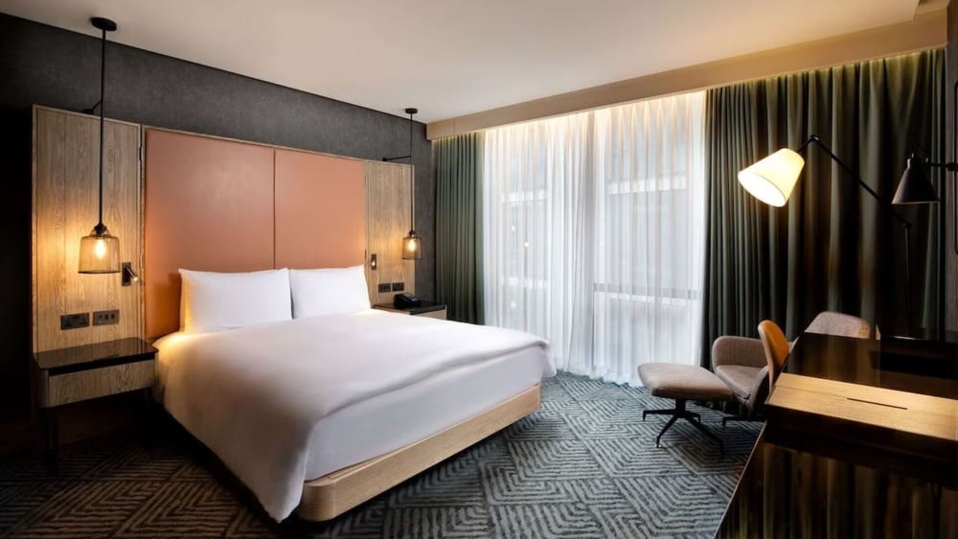 Day use room with natural light at Hilton London Bankside.