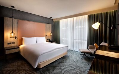 Day use room with natural light at Hilton London Bankside.