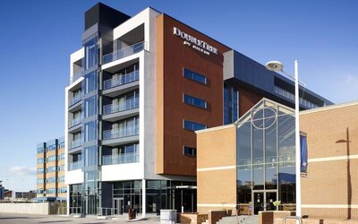 Hotel exterior at DoubleTree By Hilton Lincoln.