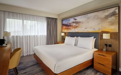 Day use room with natural light at DoubleTree By Hilton Lincoln.