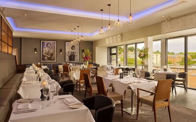 Dining area at DoubleTree By Hilton Lincoln.