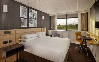 Day use room with natural light at DoubleTree By Hilton Coventry Building Society Arena.