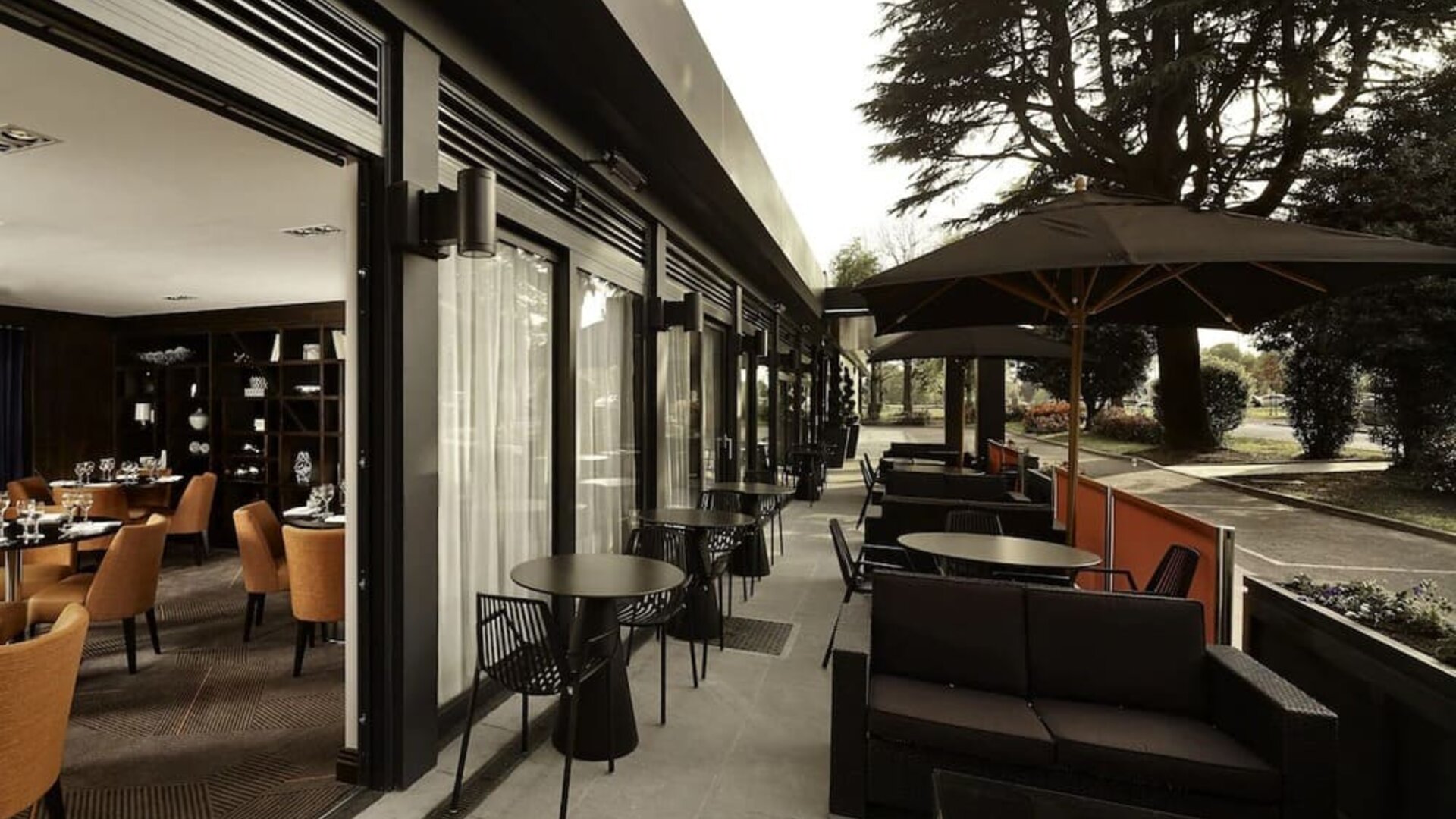 Breezy patio at DoubleTree By Hilton London - Ealing.