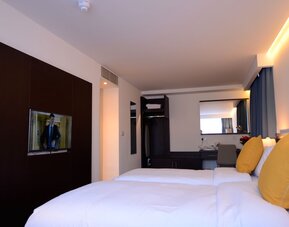 Pelican London Hotel and Residence