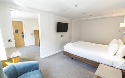 Waterside Hotel & Leisure Club