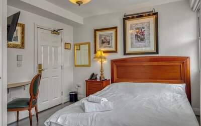 Opulence Boutique Hotel