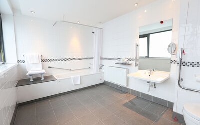 Crowne Plaza Manchester Airport by IHG
