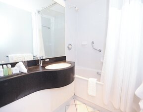 Crowne Plaza Manchester Airport by IHG