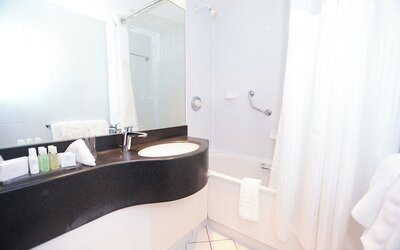 Crowne Plaza Manchester Airport by IHG